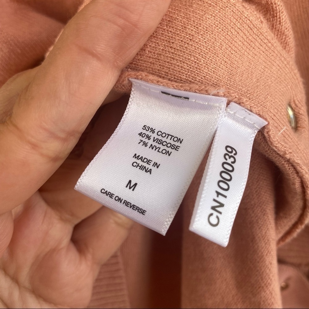 Soho New York & Company Sweater Size M Salmon Pink Snap Side 3/4 Sleeve Knit - Picture 9 of 11